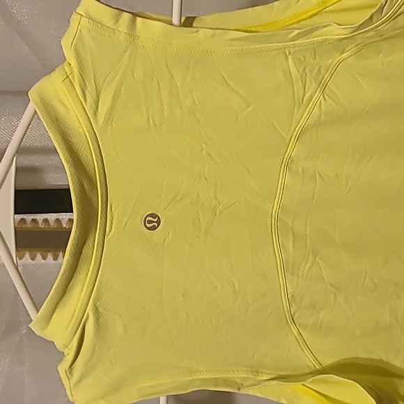 lululemon Front Zip Mock Neck Tennis Tank- Size 8 highlight yellow - Picture 5 of 6